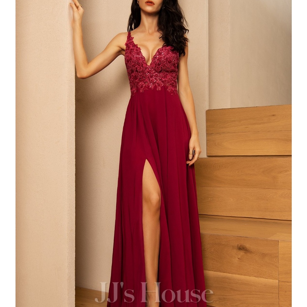 Elegant Red Lace Evening Gown
